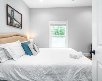 Spirit of ATL - Minutes to Airport & Downtown! - Hapeville - Bedroom