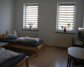 An der Alten Schule 2 - Oelsnitz (Erzgebirge)