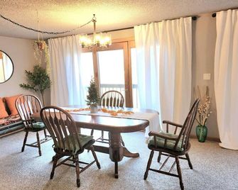 Angel Mist Retreat Garage Apartment - Pittsfield - Comedor