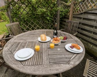 Garden Cottage - Ilkley - Patio