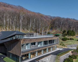 The Peak Villa Suite Hokkaido - Higashikawa - Gebouw