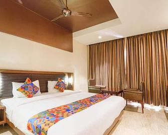 Fabhotel Prime Nestlay Rooms Ramnad - Nr Golden Shopping Mall - Ramanathapuram - Bedroom