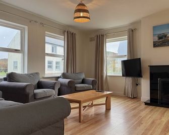 In the center of Doolin Village - Doolin - Living room