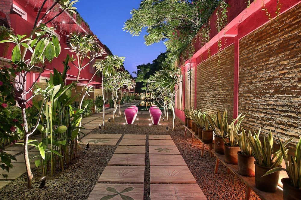 PinkCoco Gili Trawangan - Constant Surprises - for Cool Adults Only - Pemenang - Buiten zicht