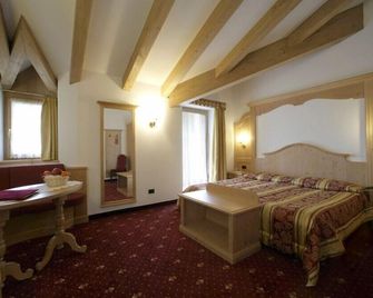 Hotel Al Polo - Ziano di Fiemme - Спальня