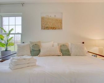 The Retreat - Private Pool-Spa-Firepit-Gameroom - Greenwood - Bedroom