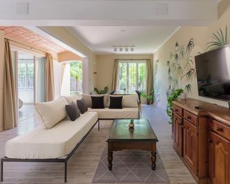 Fliphaus Chacras De Coria Besares - Luján de Cuyo - Living room