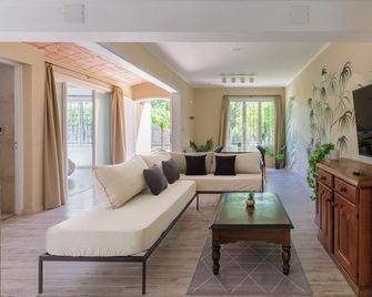 Fliphaus Chacras De Coria Besares - Luján de Cuyo - Living room