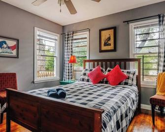Visit for Formula 1, Stay at Magic Tree House at UT, Dtwn - Austin - Habitación