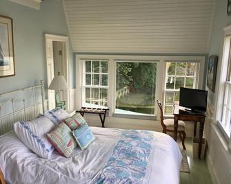 Historic Waterfront Home - Duxbury - Bedroom