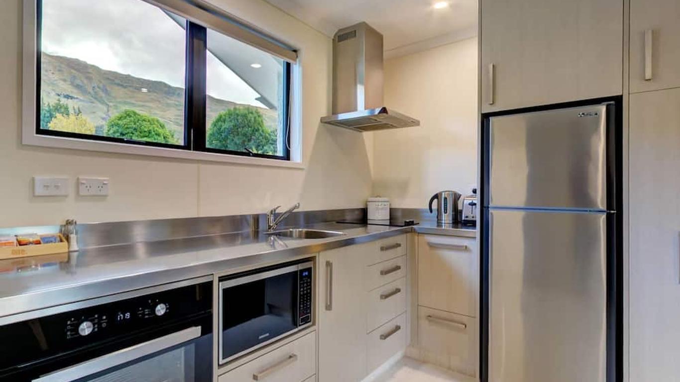 瓦納卡 10 大假日公園飯店