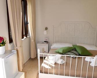 Agriturismo San Leonardo - Centola - Schlafzimmer