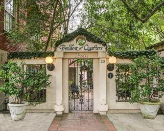 The Presidents' Quarters Inn - Savannah - Building