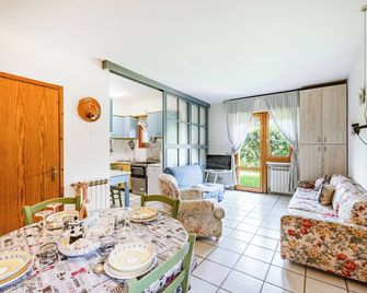 La Chimera 700m from sea - Massa - Dining room