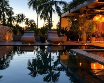Pedras Do Patacho Hotel Boutique Experience - Porto de Pedras - Pool