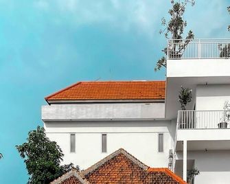 Binumar Guest House - Pekalongan - Außenansicht