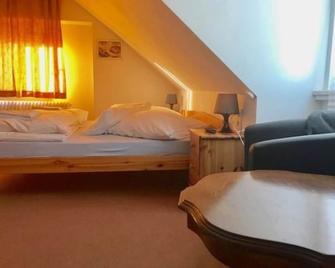 Lamm Hotel-Restaurant - Dettingen unter Teck - Bedroom