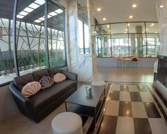 Mtrio Hotel Korat - Nakhon Ratchasima - Lobi