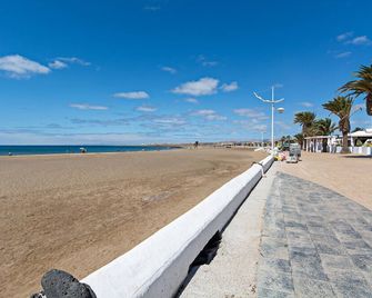 2BR Terrace Home - 10 min walk to the Beach - Playa Honda - Strand