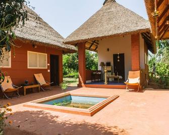 Red Earth Kabini - Kākankote - Pool