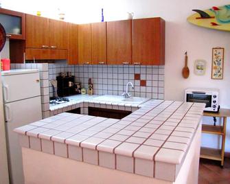 Casa Vacanza Ondablu - Santa Maria del Focallo - Cocina