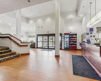 Sleep Inn & Suites Buffalo Airport - Cheektowaga - Lobby