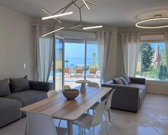 Twin Villas by Diomedes Group - Polychrono - Essbereich