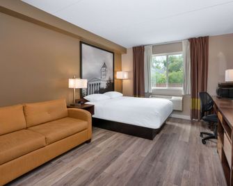 Super 8 by Wyndham Winnipeg West - Winnipeg - Makuuhuone