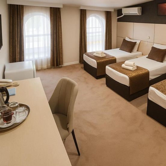 City Hotel image 1