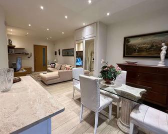 Florence Cheaper - San Jacopo al Girone - Living room