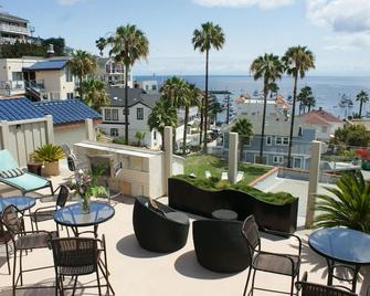 أورورا هوتل - افالون (كاليفورنيا) - شرفة