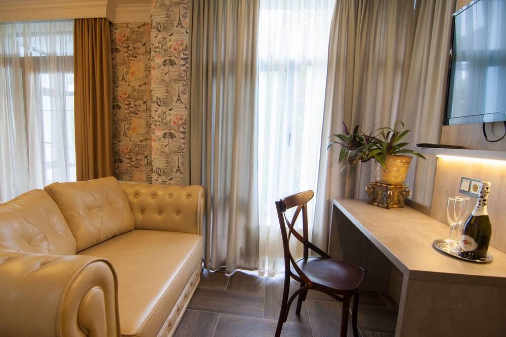 Komilfo Hotel - Kişinev - Oturma odası