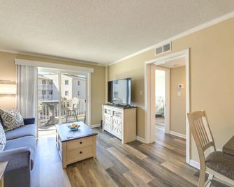 Emerald Isle Vacation Rental with Resort Pool! - Emerald Isle - Living room