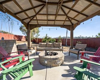 Amazing Cottage with Hot-tub and Fire Pit in Oceanside, California - Oceanside - Patio