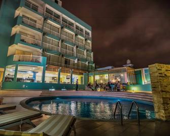 Hotel Maresta Lodge - Hotel Asociado Casa Andina - Nuevo Chimbote - Piscina
