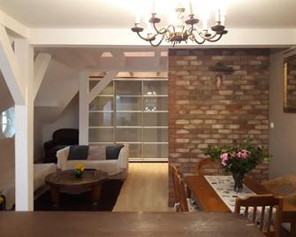 Cozy Studio Apartment For 6, In The Center Of Sopot - Close To All Attractions ! - Sopot - Living room