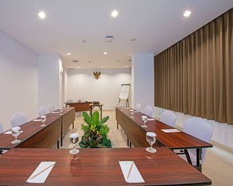 Whiz Prime Hotel Balikpapan - Balikpapan - Meetingruimte