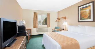 Days Inn & Suites by Wyndham Fargo 19th Ave/Airport Dome - Fargo - Schlafzimmer