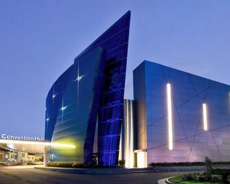 Novotel Bangka - Hotel & Convention Centre - Pangkalpinang - Building