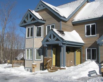 Ski in Ski out - fantastic location on the trail - Jay - Building