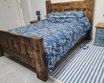 The Old Mountain Stables Caerllwyn Ganol Farm - Newport - Bedroom