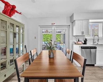 3Bed Modern Home Family Friendly Heated Pool - Fort Lauderdale - Comedor