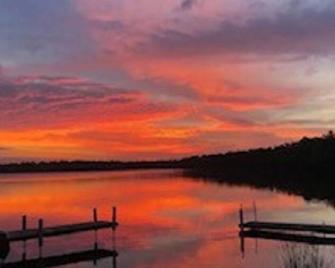 Beautiful 2 Bedroom + Loft cabin just off the water (Cabin #8) - Brainerd