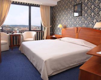 Grand Hotel Shumen - Shumen - Bedroom