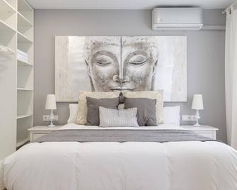 Besos Beach Gem 1 By Myrentalhost - Sant Adrià de Besòs - Bedroom