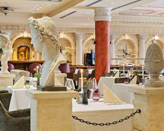 Dorint Marc Aurel Spa & Golf Resort - Neustadt an der Donau - Restaurante
