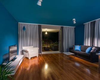 Apartments Villa Azzurra Bol - בול - סלון