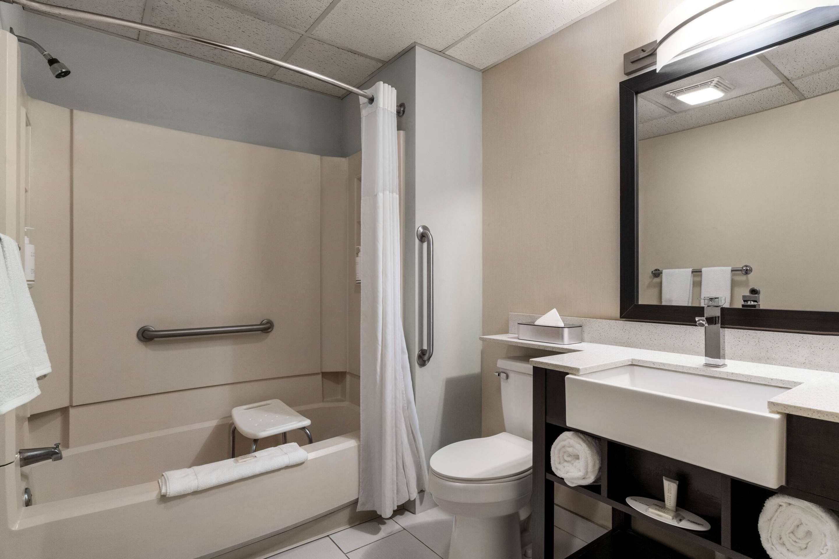 Bathroom view of Days Inn & Suites by Wyndham Lancaster Amish Country