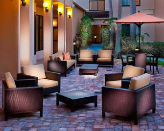 Courtyard Melbourne West - Melbourne - Lounge