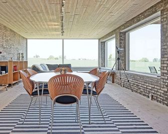 5 star holiday home in Svaneke - Svaneke - Dining room